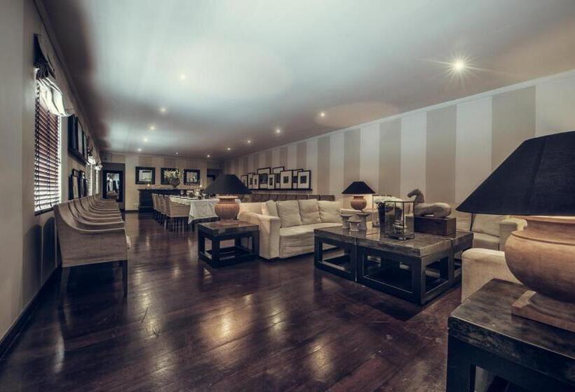 호텔 Paradise Road Tintagel Colombo