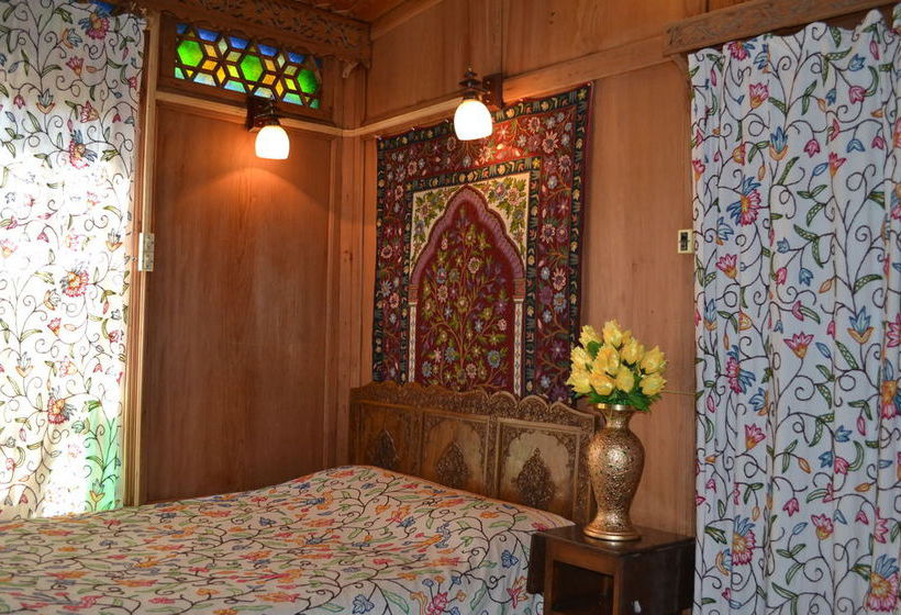 酒店 Peacock Houseboats