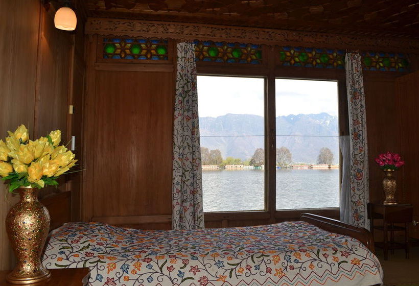 酒店 Peacock Houseboats