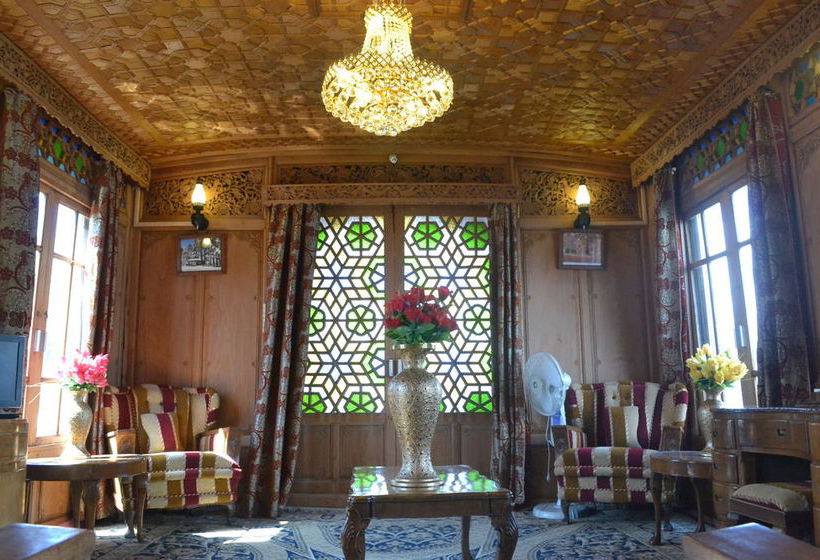 酒店 Peacock Houseboats