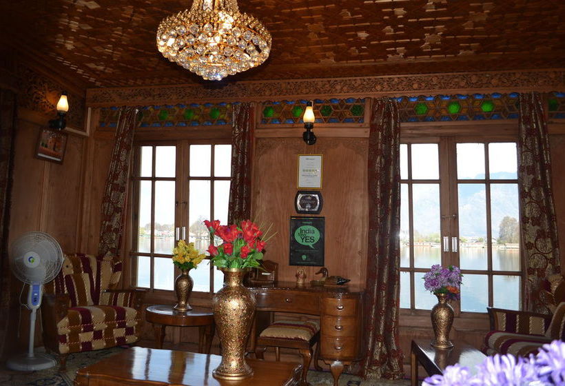 酒店 Peacock Houseboats