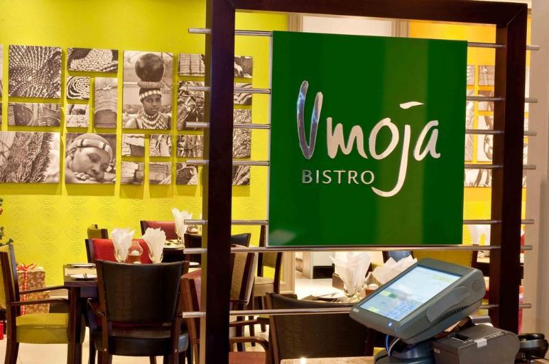 בית מלון כפרי Peermont Metcourt At Umfolozi Empangeni