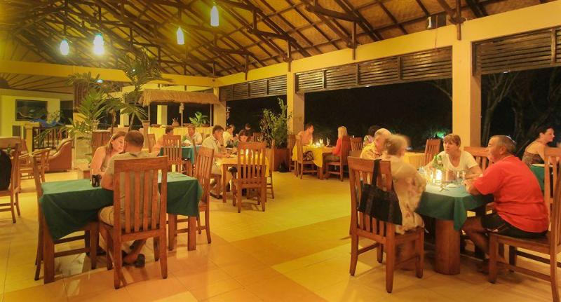 酒店 Puri Sari Beach