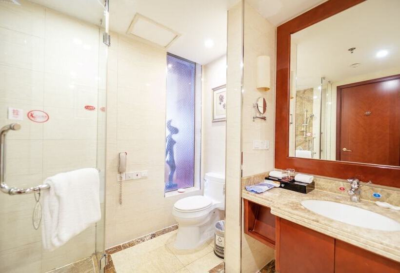 فندق Ramada Plaza By Wyndham Chongqing West