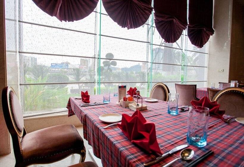 בית מלון כפרי Ramada Plaza Shaoguan City Centre