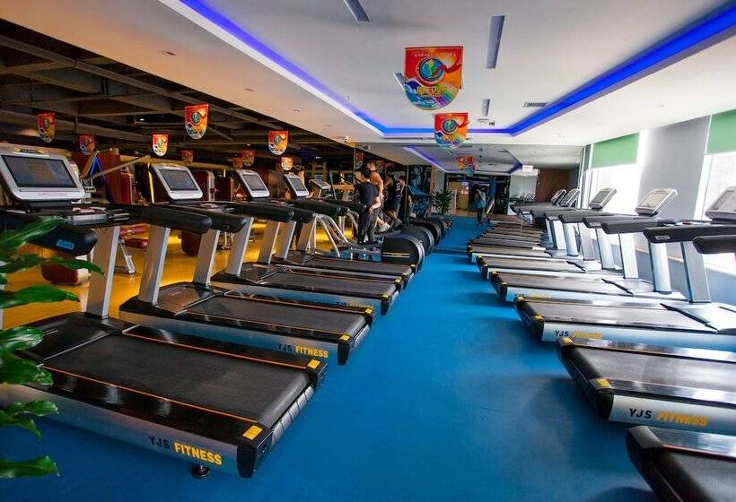 בית מלון כפרי Ramada Plaza Shaoguan City Centre