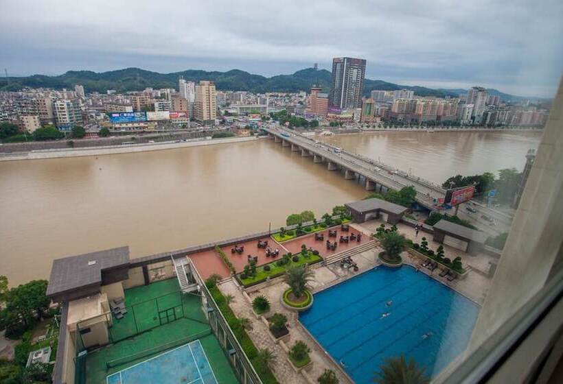 בית מלון כפרי Ramada Plaza Shaoguan City Centre