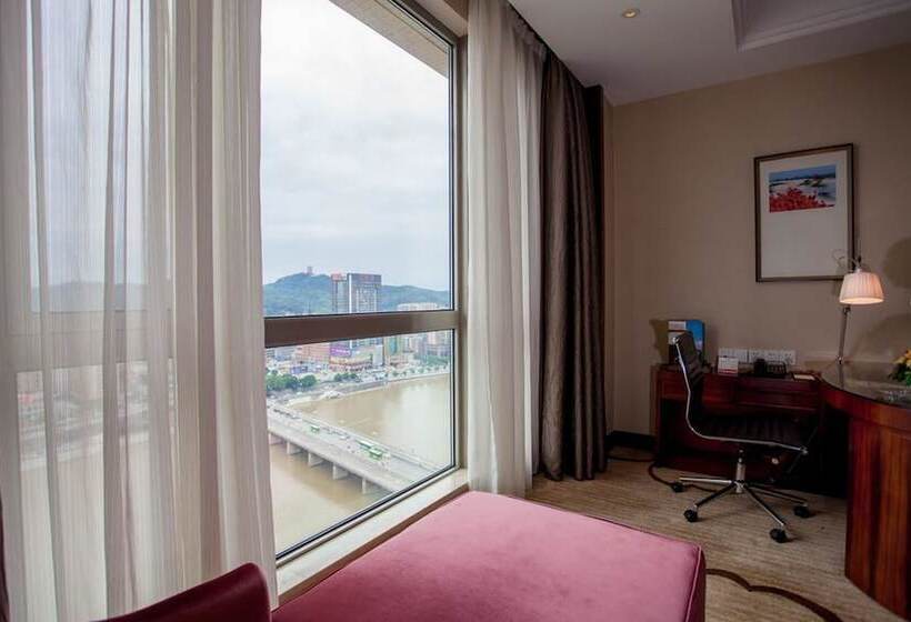 בית מלון כפרי Ramada Plaza Shaoguan City Centre