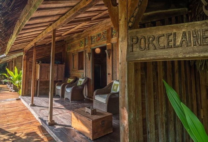 בית מלון כפרי Ratua Private Island Resort