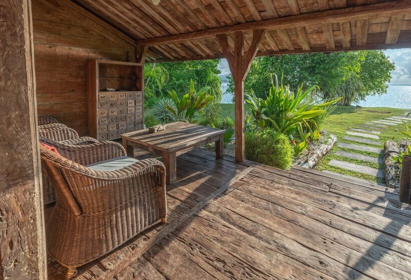 בית מלון כפרי Ratua Private Island Resort