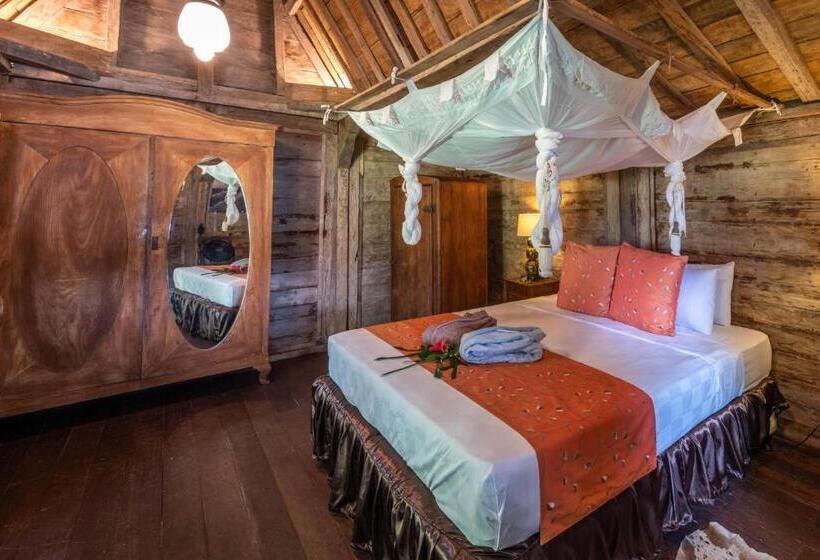 בית מלון כפרי Ratua Private Island Resort