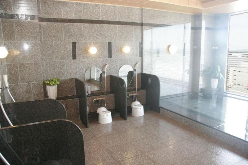 בית מלון כפרי Route Inn Chitose Ekimae