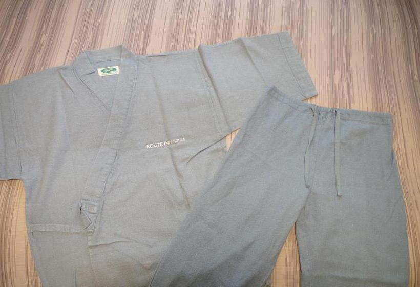 בית מלון כפרי Route Inn Chitose Ekimae