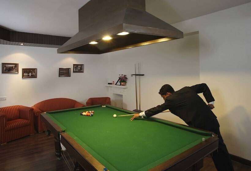 בית מלון כפרי Shervani Hilltop Nainital