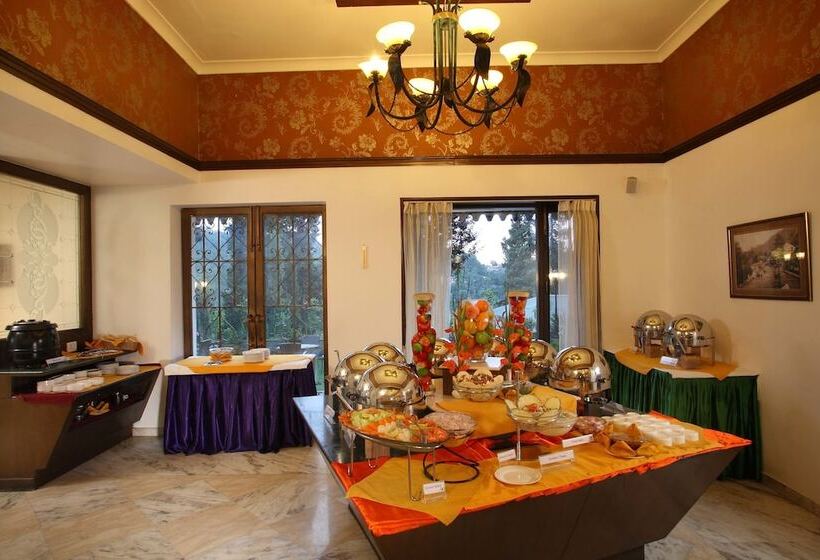 בית מלון כפרי Shervani Hilltop Nainital