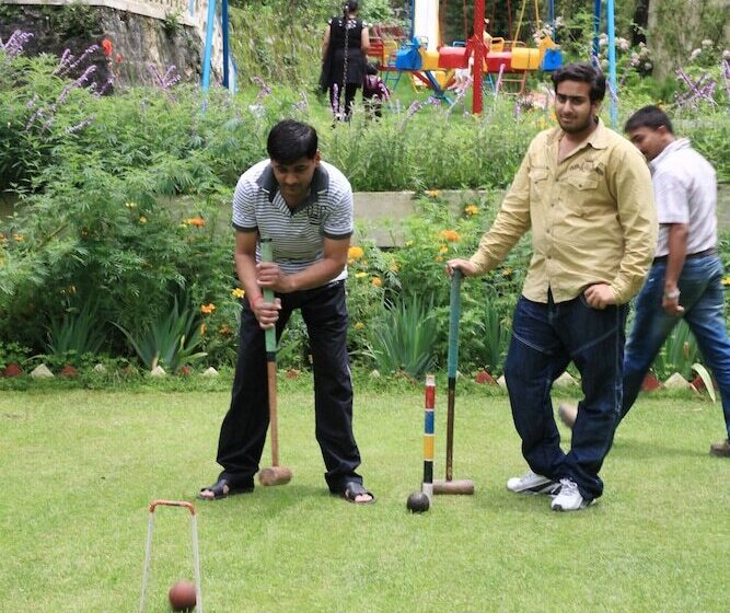 בית מלון כפרי Shervani Hilltop Nainital