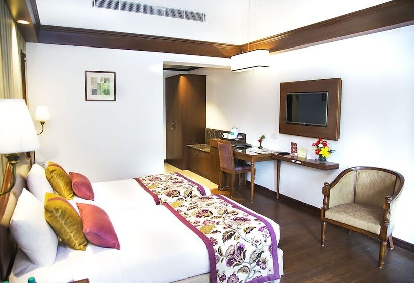 בית מלון כפרי Shervani Hilltop Nainital