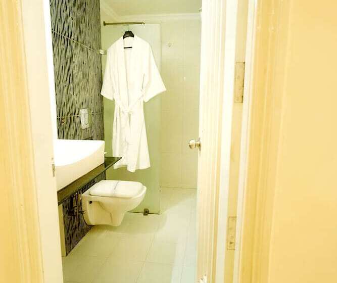 Отель The Singh Empire, New Delhi