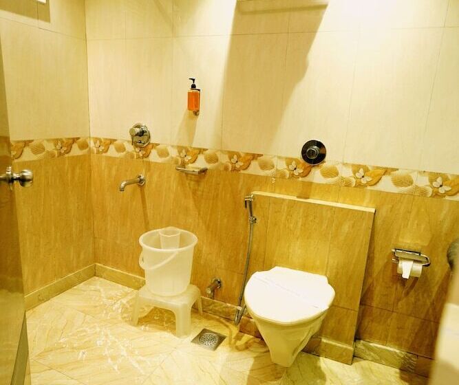 Отель The Singh Empire, New Delhi