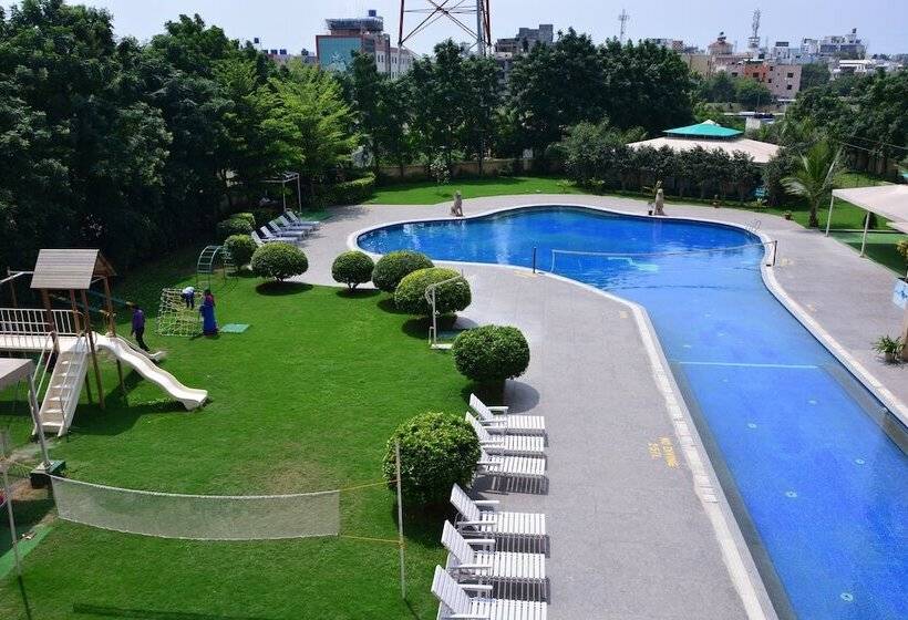 בית מלון כפרי St Laurn The Spiritual Resort