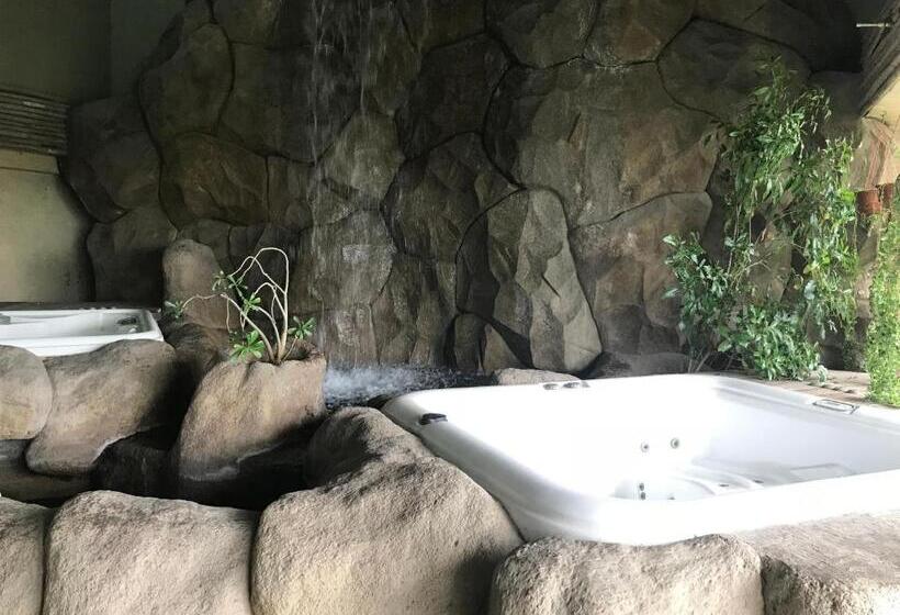 בית מלון כפרי St Laurn The Spiritual Resort