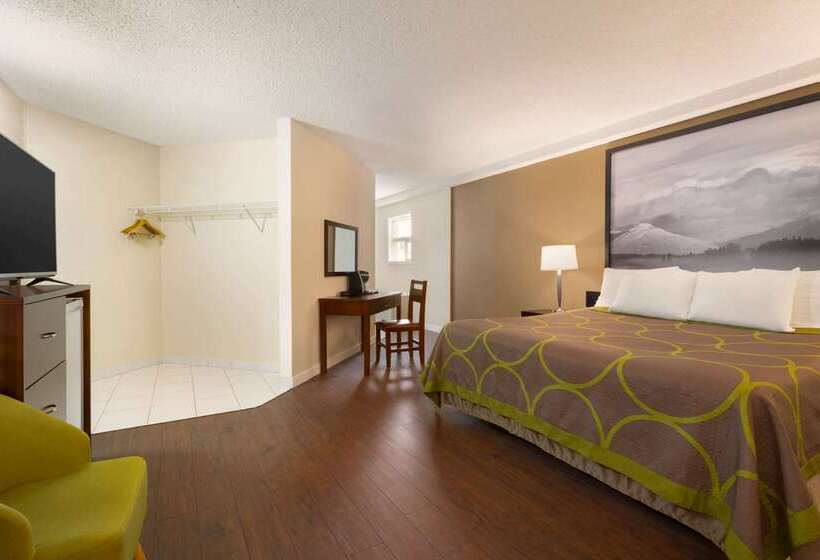 هتل Super 8 By Wyndham Prince George