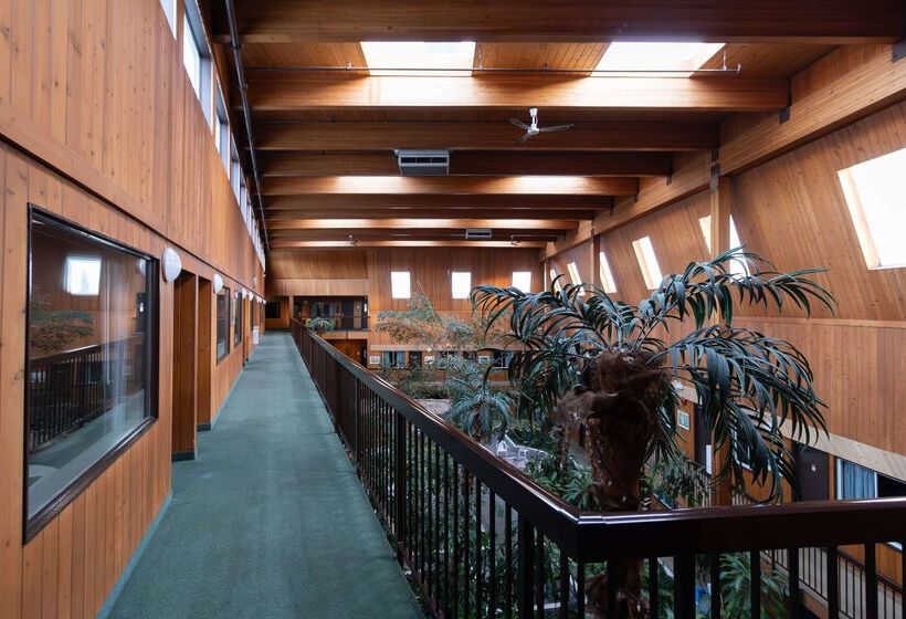 هتل Super 8 By Wyndham Prince George