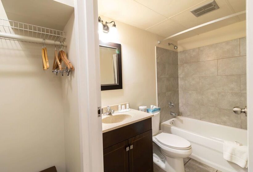 هتل Super 8 By Wyndham Prince George