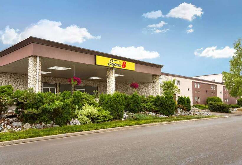 هتل Super 8 By Wyndham Prince George