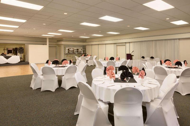 هتل Super 8 By Wyndham Prince George