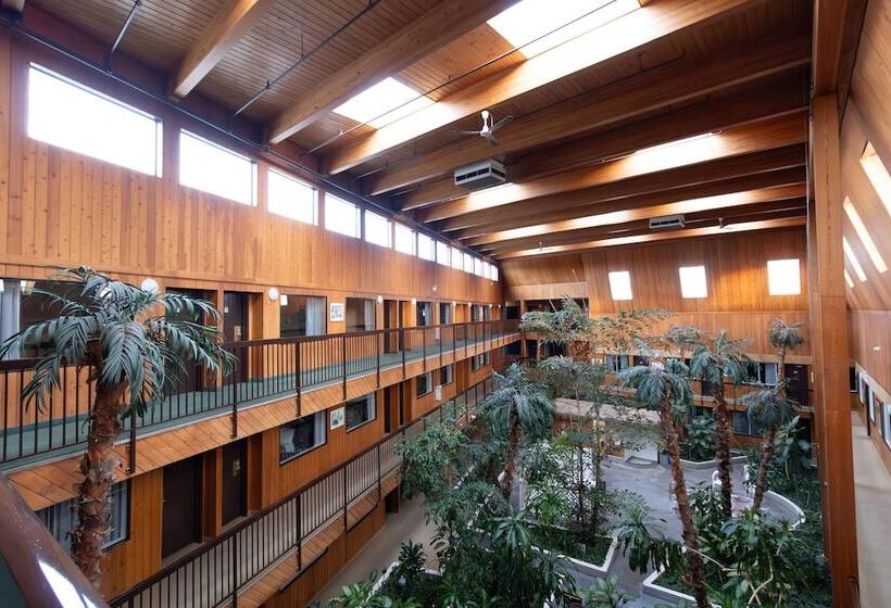 هتل Super 8 By Wyndham Prince George