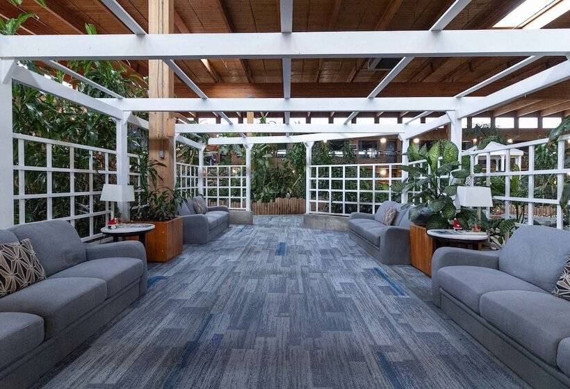 هتل Super 8 By Wyndham Prince George