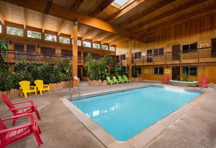 هتل Super 8 By Wyndham Prince George