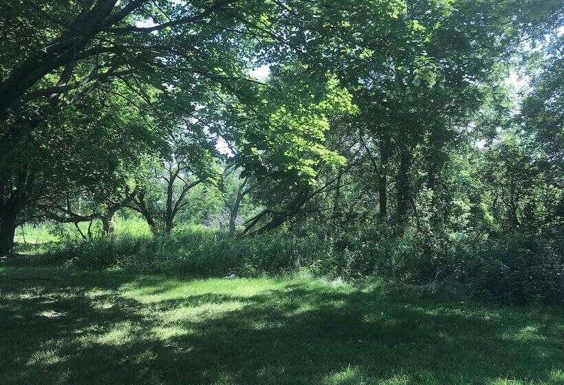 Отель The Gables Inn