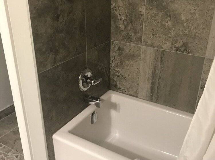 Отель The Gables Inn