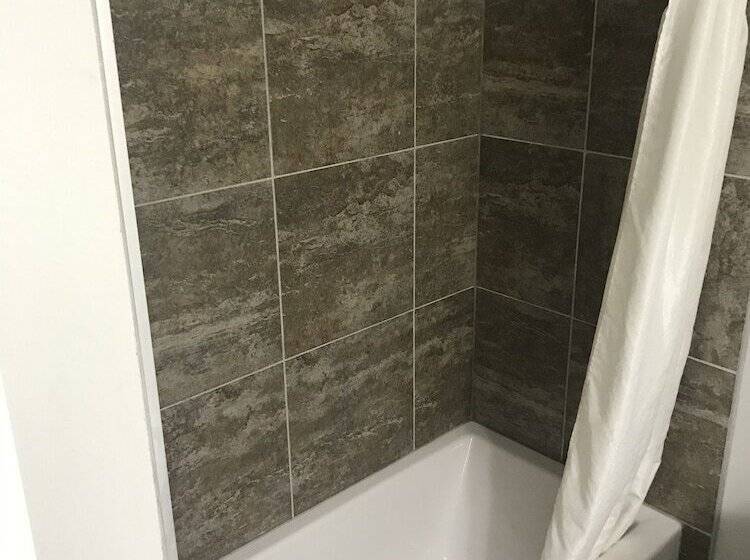 Отель The Gables Inn