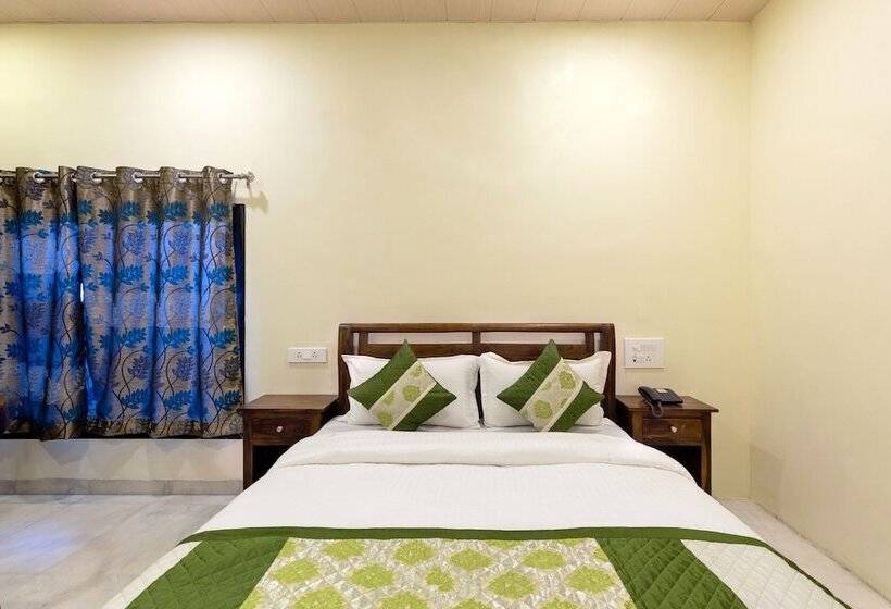 فندق The Leef Inn 500ms From Nakki Lake