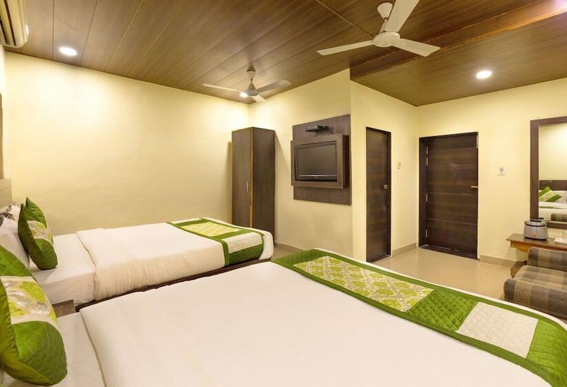 فندق The Leef Inn 500ms From Nakki Lake