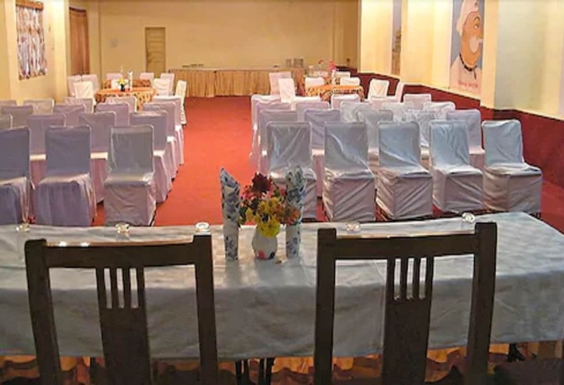 فندق The New Swaraj Resort