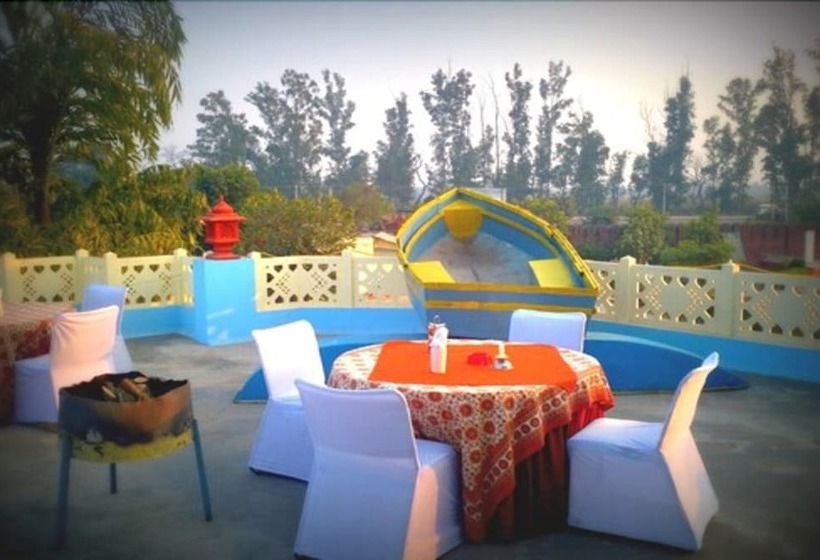 فندق The New Swaraj Resort