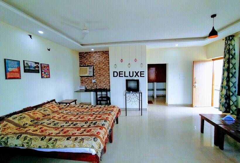 فندق The New Swaraj Resort