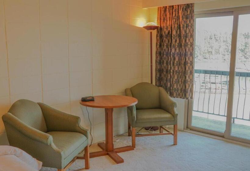 בית מלון כפרי The Waterfront Suites And Marina