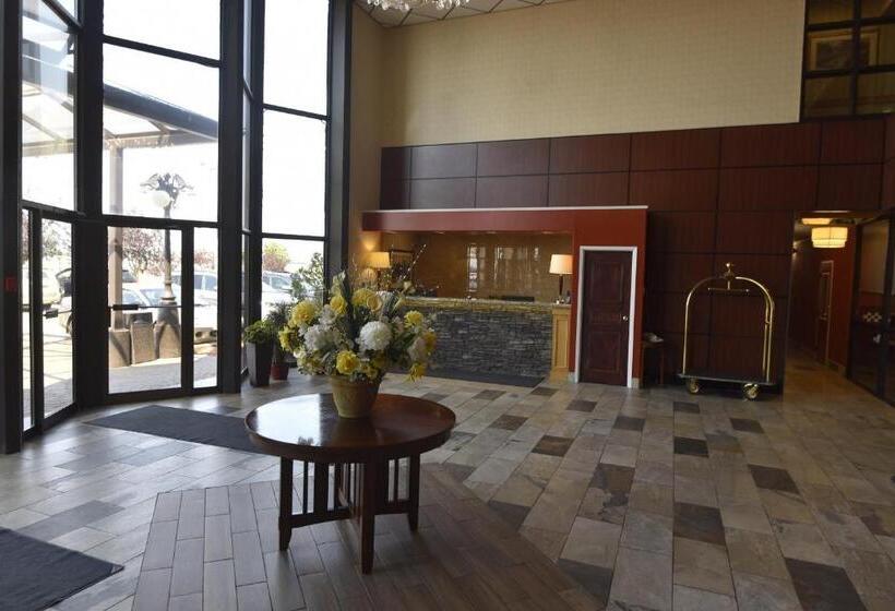 בית מלון כפרי Tropical Inn  North Battleford