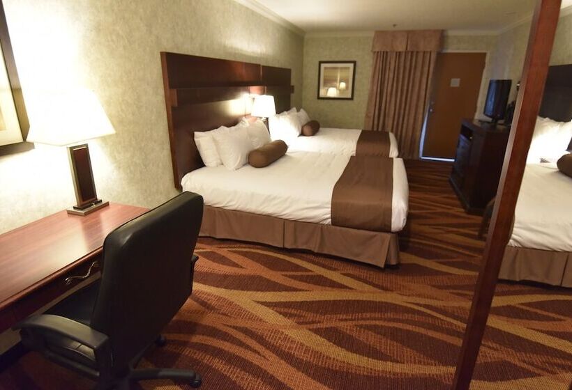 בית מלון כפרי Tropical Inn  North Battleford