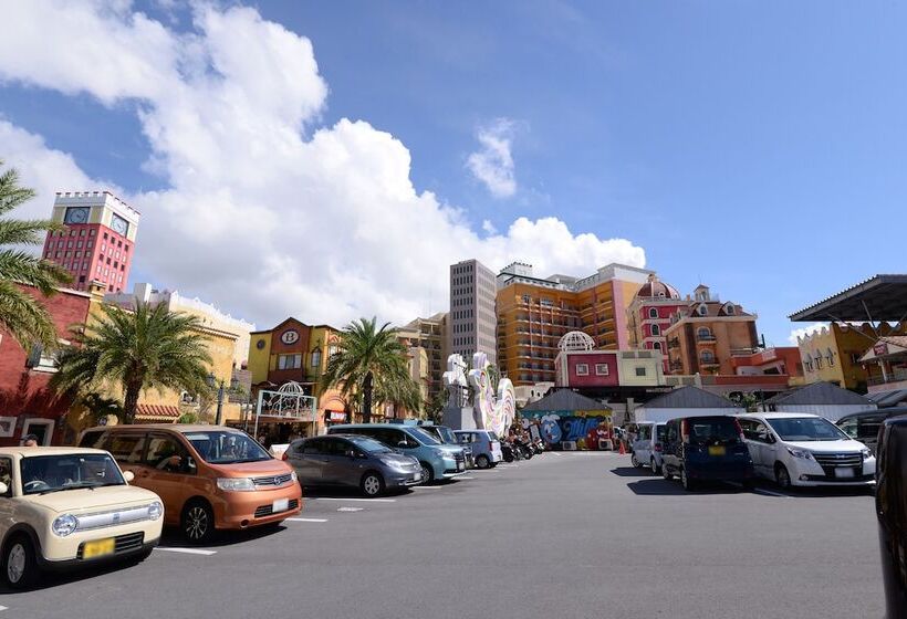 Vessel Hotel Campana Okinawa