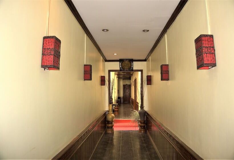 호텔 Visoun Namsok