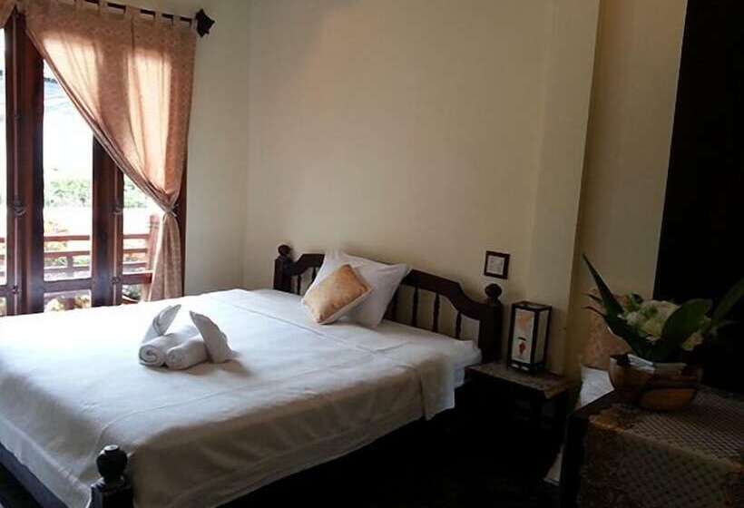 호텔 Visoun Namsok