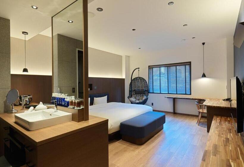 Lake Shikotsu Tsuruga Resort Spa Mizu No Uta