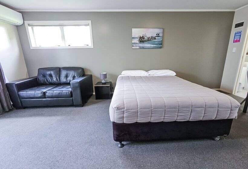 مُتل Captain Cook Motor Lodge