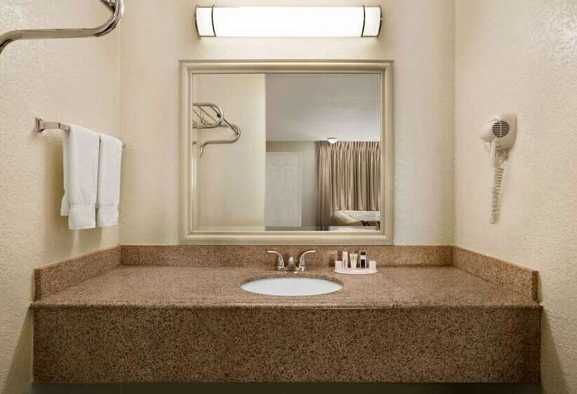 فندق على الطريق Super 8 By Wyndham Corsicana